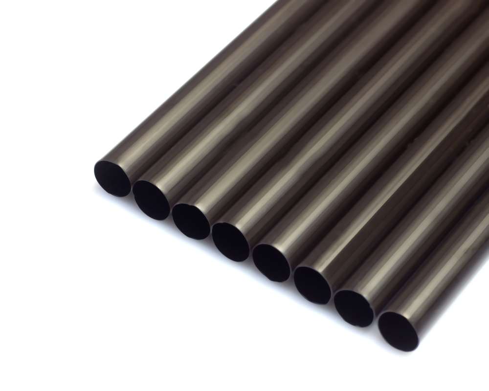Elegante schwarze Strohhalme, ideal für Bars und Restaurants, unterstreichen jedes Getränk stilvoll.